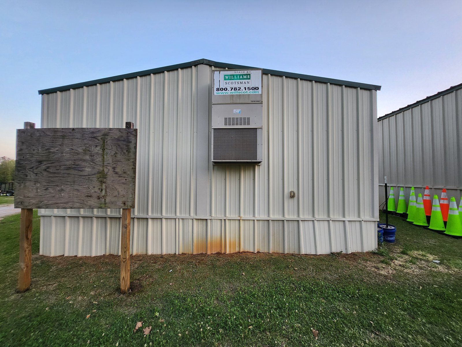 Portable commercial building after soft wash, clean